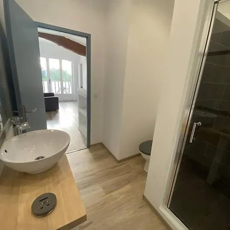 Casa vacanze Pelanghi, Maison Atypique En Drome Des Collines Moras-en-Valloire